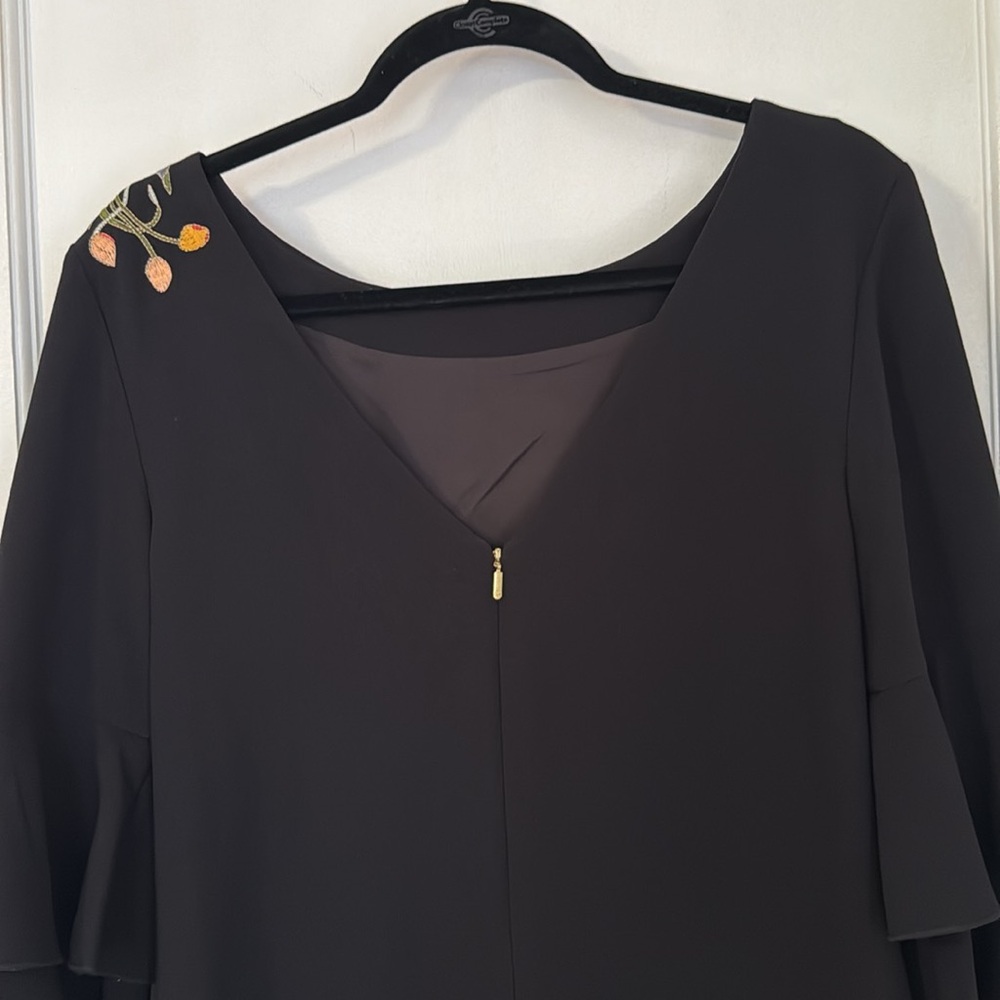 Trina Turk Black Floral Embroidered Dress, SIZE 8 NWOT - Picture 5 of 10